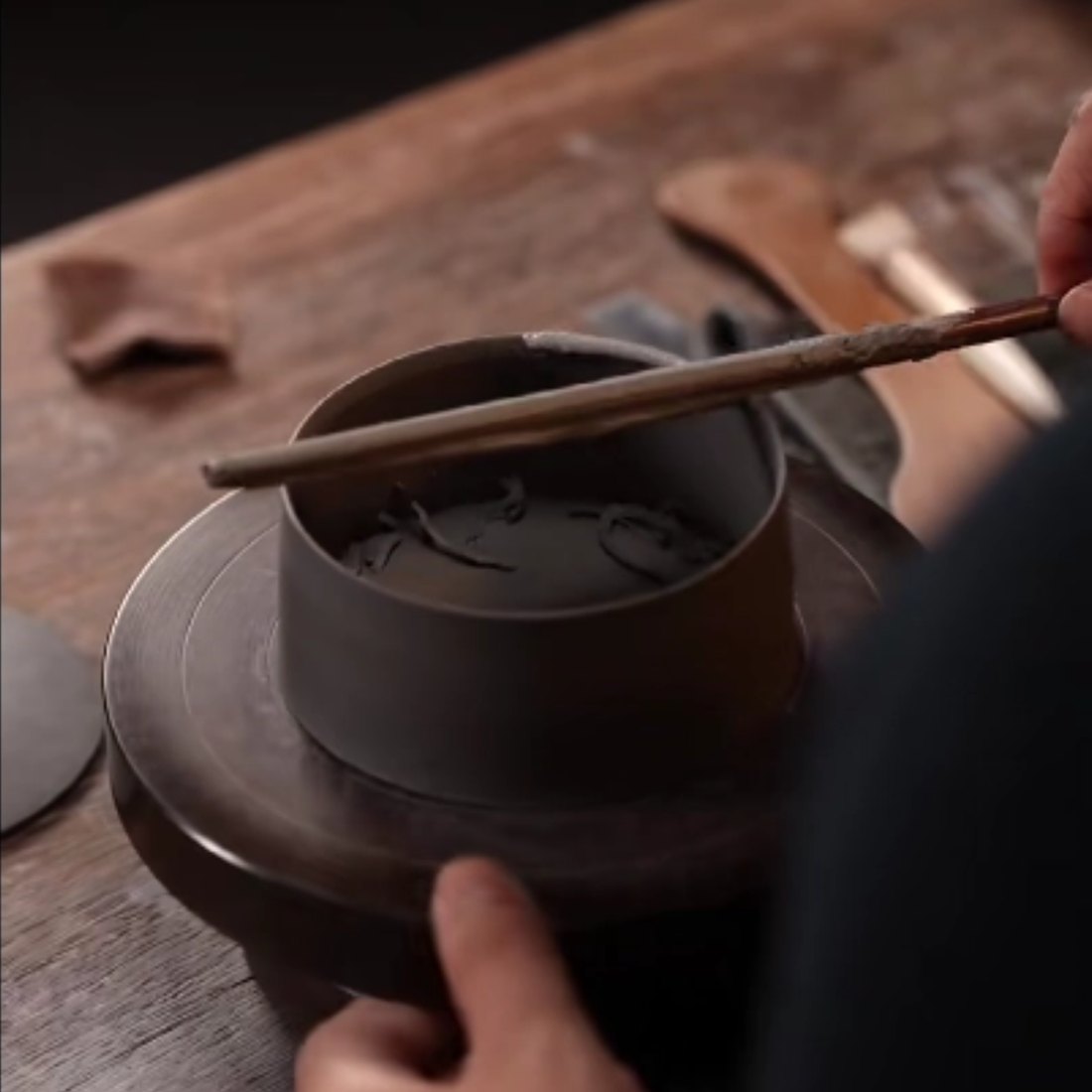 茶器制作场景示意